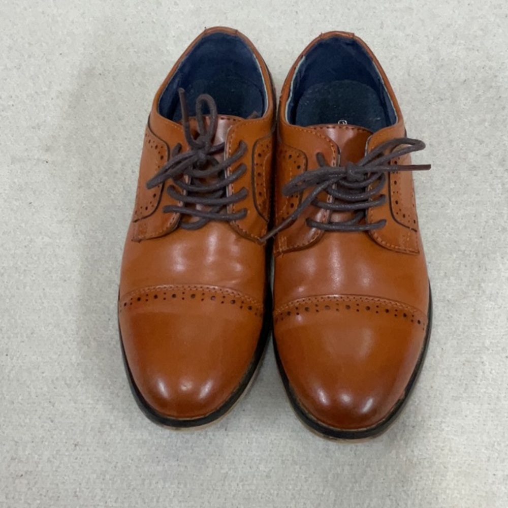 EUC Boys Bruno Marc dress shoes